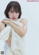 Haruka Ayase 綾瀬はるか, Shukan Bunshun 2020.01.07 (週刊文春 2020年1月7日号) P4 No.9e9801 Image No. 3